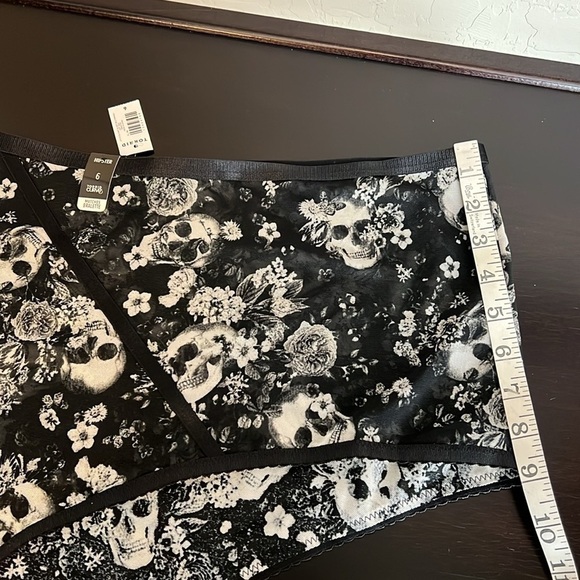 NWT Torrid Curve Simply Mesh Hipster Panty w. Lattice,skull floral plus size 30 - Picture 6 of 11